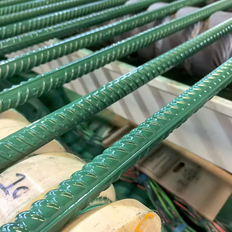 Dengti smulkiai valcuoti srieginiai plieno strypai